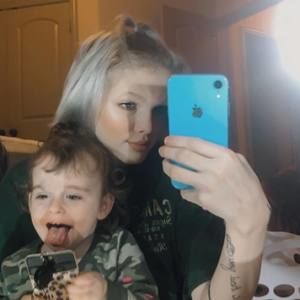 Meet your Posher, Alyssa